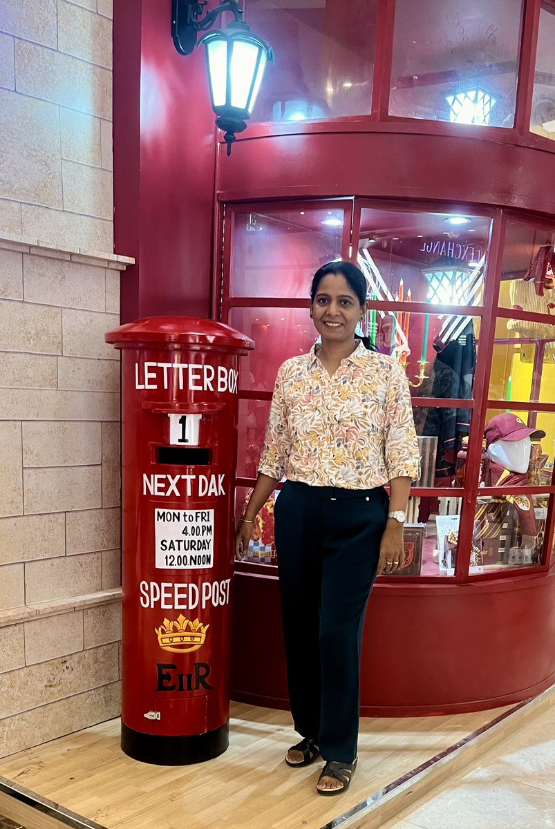 #PostBoxSaturday 
Replica postbox at Mall of India📮
#stamps #Philately