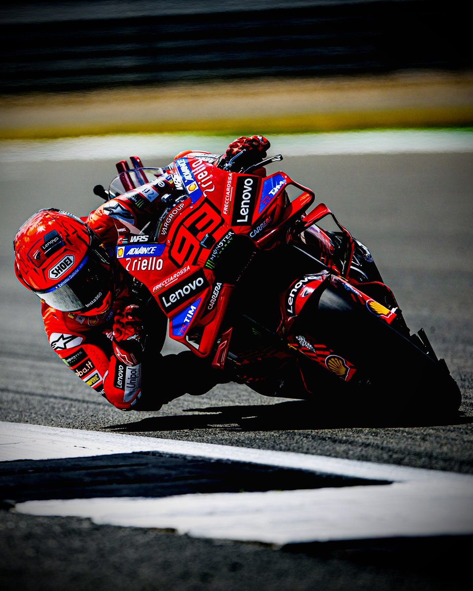 A los buenos dias‼️
“Con la madurez llegó la conciencia. Ahora pienso más en la seguridad y en calcular el riesgo. Hace diez años creía que mi cuerpo solo servía para ir en moto y no me importaba nada.”

#Motogp
#MarcMarquez