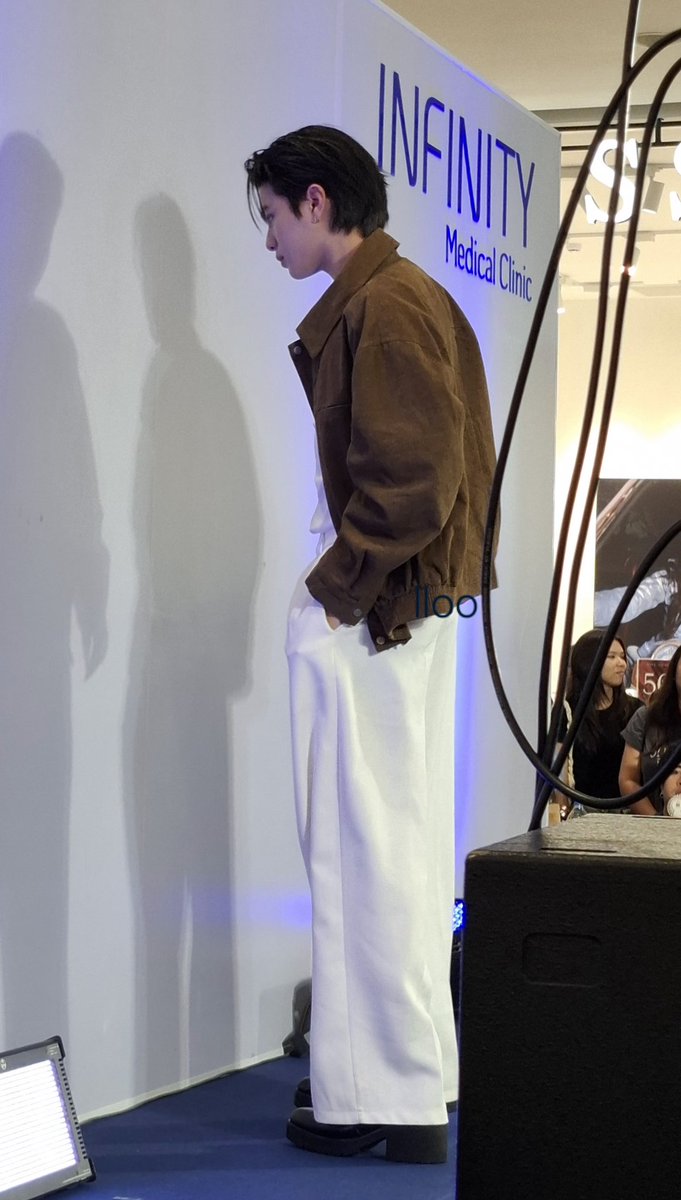 Rhtnsw1's tweet photo. เงายังหล่ออ
#infinitymedicalclinicxWilliam
#williamjkp https://t.co/D3DTxO3AKn