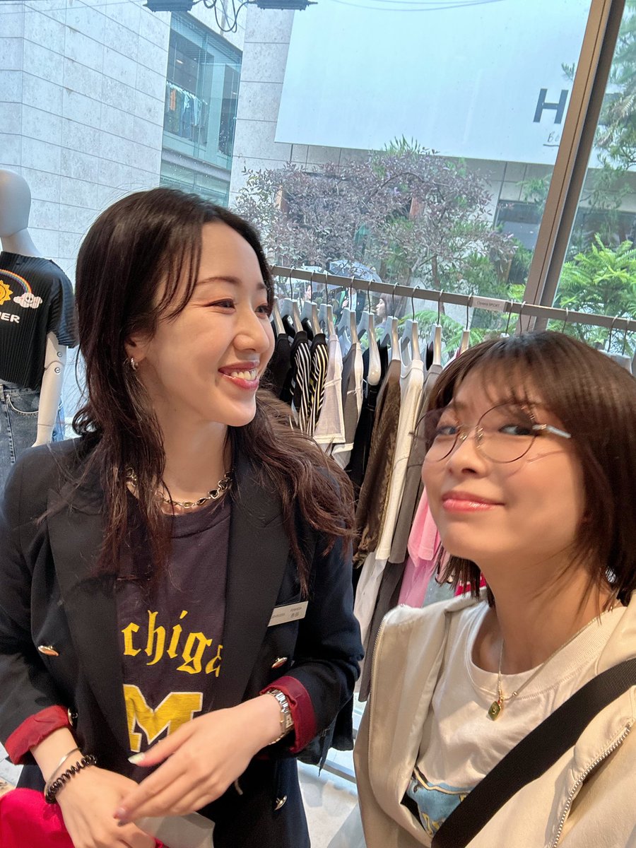 otosakiitsuki's tweet image. 優波慧は元気です。

#衣裳探し
#LOVELESS青山
#同期