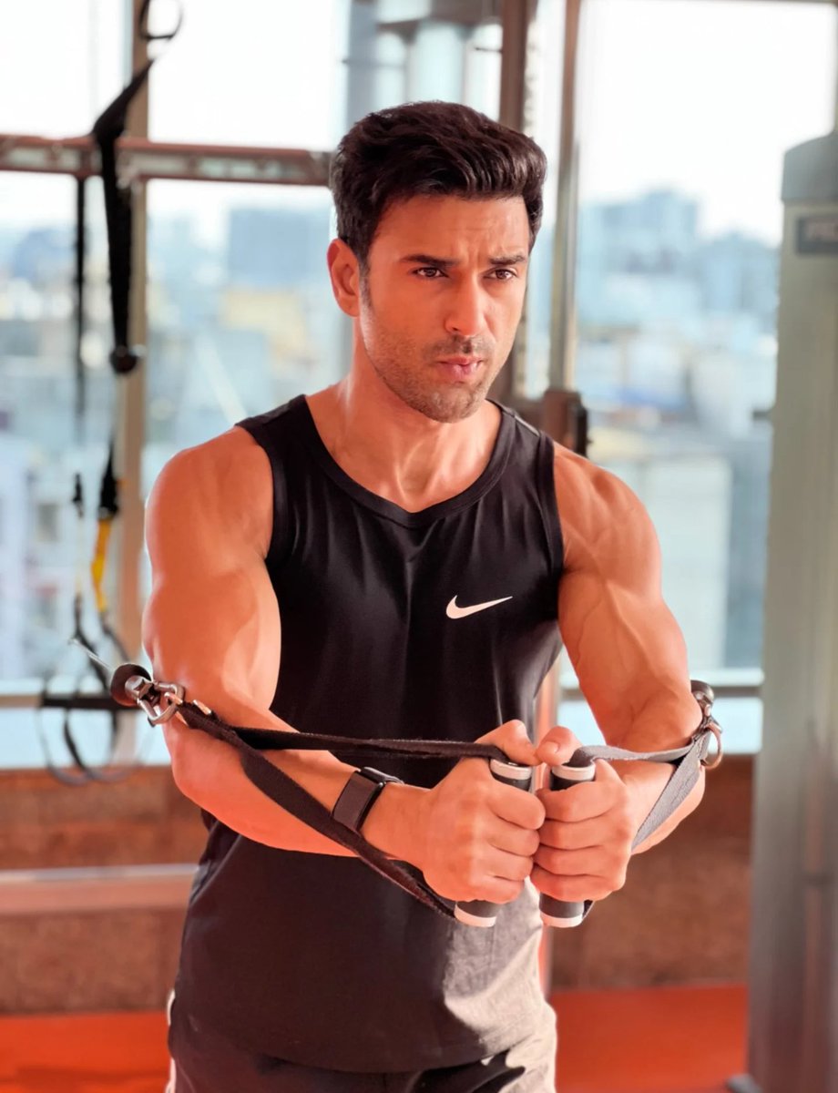 CircleBollywood's tweet image. Pulkit sharma raising the temperature 🌡️🌡️ 

#pulkitsharma