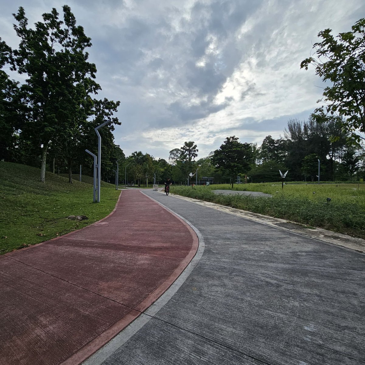 Touch grass day.

Gvirgen peeps ☕️

Good day to connect and grow.