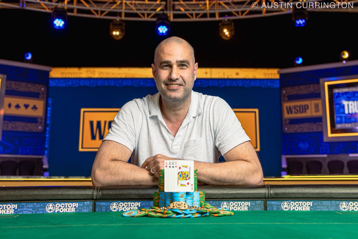 David Shmuel 🇺🇸 has outlasted a field of 910 entries in Event #4: $1,500 Omaha Hi-Lo 8 or Better, taking down his first #WSOP2025 bracelet and $205,333! 👏