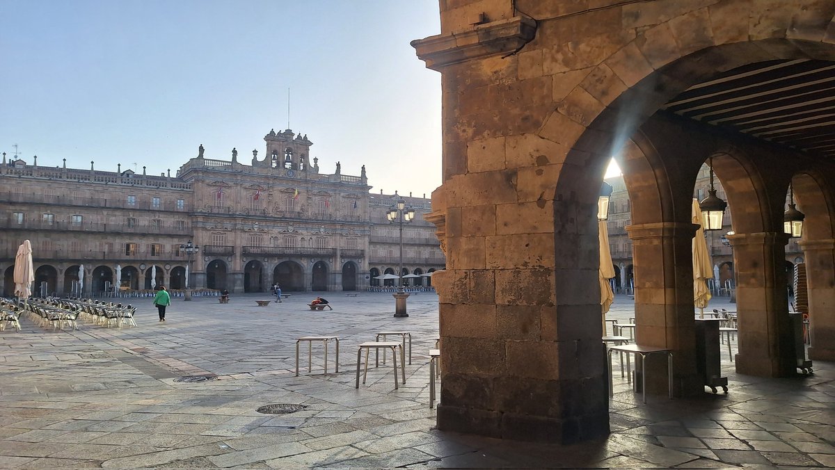 Amanece en Salamanca y continuamos con la #rutavamos 🚙
Nos recorreremos todo el país para dar a conocer <a href="/Vamos_IC/">Vamos! Iniciativa Cívica</a>
🟨✌️