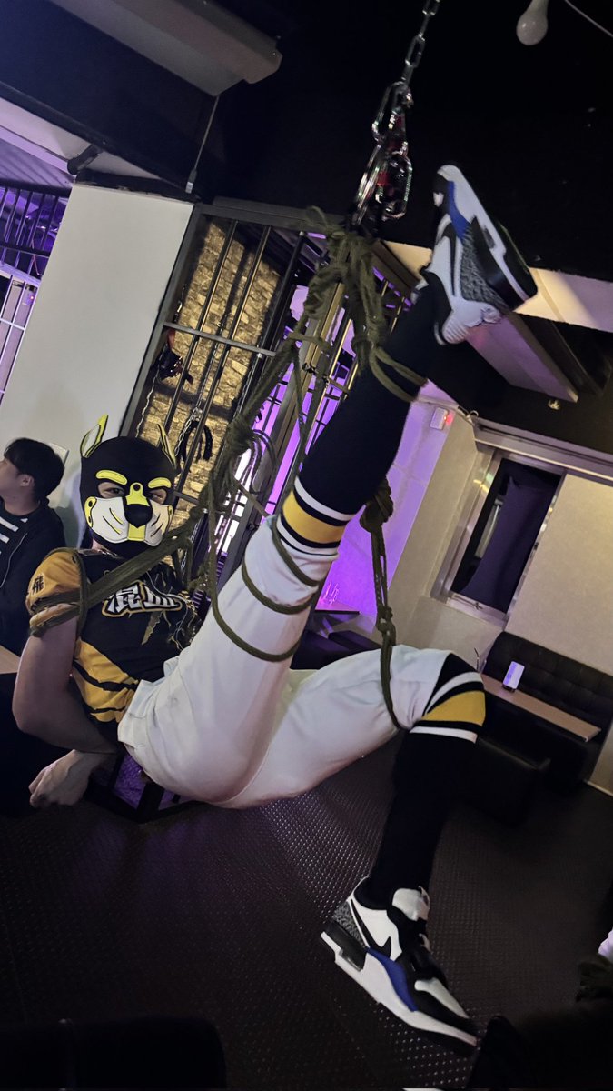 第一次玩壞
第一次繩縛
第一次吊綁

沒想到第一次的吊綁剛好是端午節，
那就來送一個米飛粽子啦！
一顆不夠那就綁兩顆🤤
咦誰說沒有膠膠？
我可身上還是有膠的啊！

🪢 <a href="/PL_8329/">PL</a>
📷 <a href="/NSILD_/">mm〞是賣萌小綿羊</a>
🏠 <a href="/wanhuai250201/">玩壞bar</a>