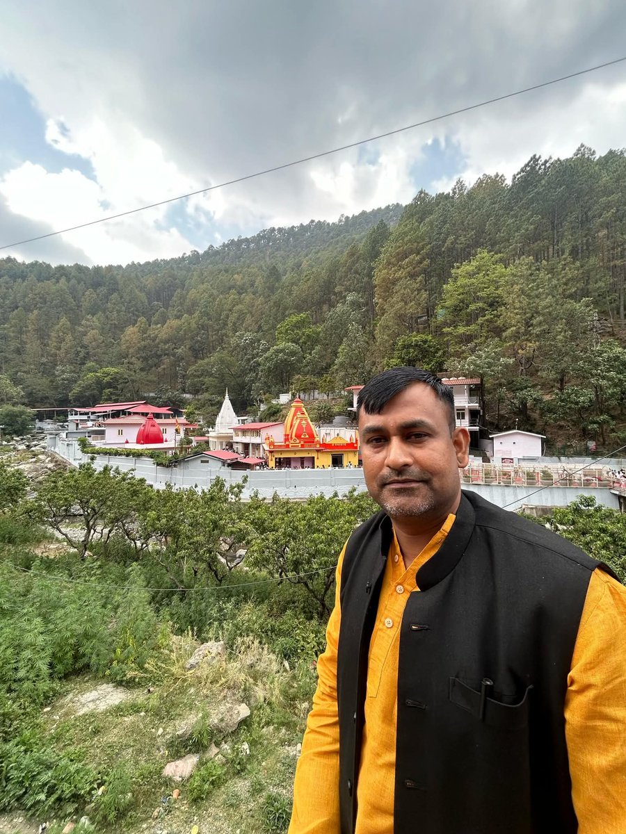 लोग कहते हैं दुःख बुरा होता है जब आता है तो रुलाता है, 
हम कहते दुःख अच्छा होता है जब आता है कुछ नया सीखा जाता है!!
दुख में सुमिरन सब करे सुख में करै न कोय! 
जो सुख में सुमिरन करे तो दुःख काहे को होय!!🙏🙏🙏
