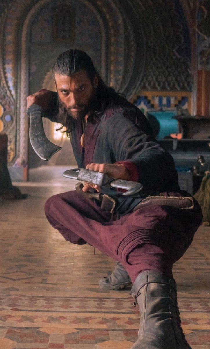 La felicidad ama el silencio. 
#CanYaman ❤️❤️❤️
Feliz fin de semana disfrutarlo 🌺💖💚💕😍
#Sandokan 
#ElTurco