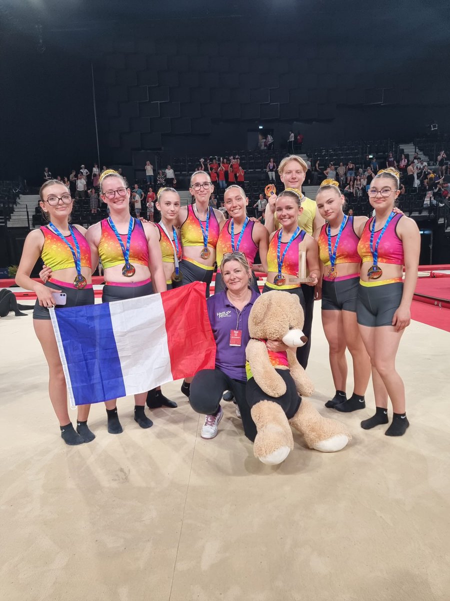 MJeanLaBrousse's tweet photo. 🔔🔔🔔Le Club Gymnique Langrois (52) #CGL52200 champion de France 🇫🇷🥇 en TeamGym FedB mixte au Trophée Fédéral
👏👏👏 à Poitiers. #Gym #Stickit
@ArenaFuturo
@jhm_fr @jhmcorte @pierre_gaudiot @LaglerPhilippe @viarddom @DouceyP @jhm_fr @jhmsports @Nico_Lacroix52 @LaHauteMarne @vfurck @adrien_guene @DouceyP