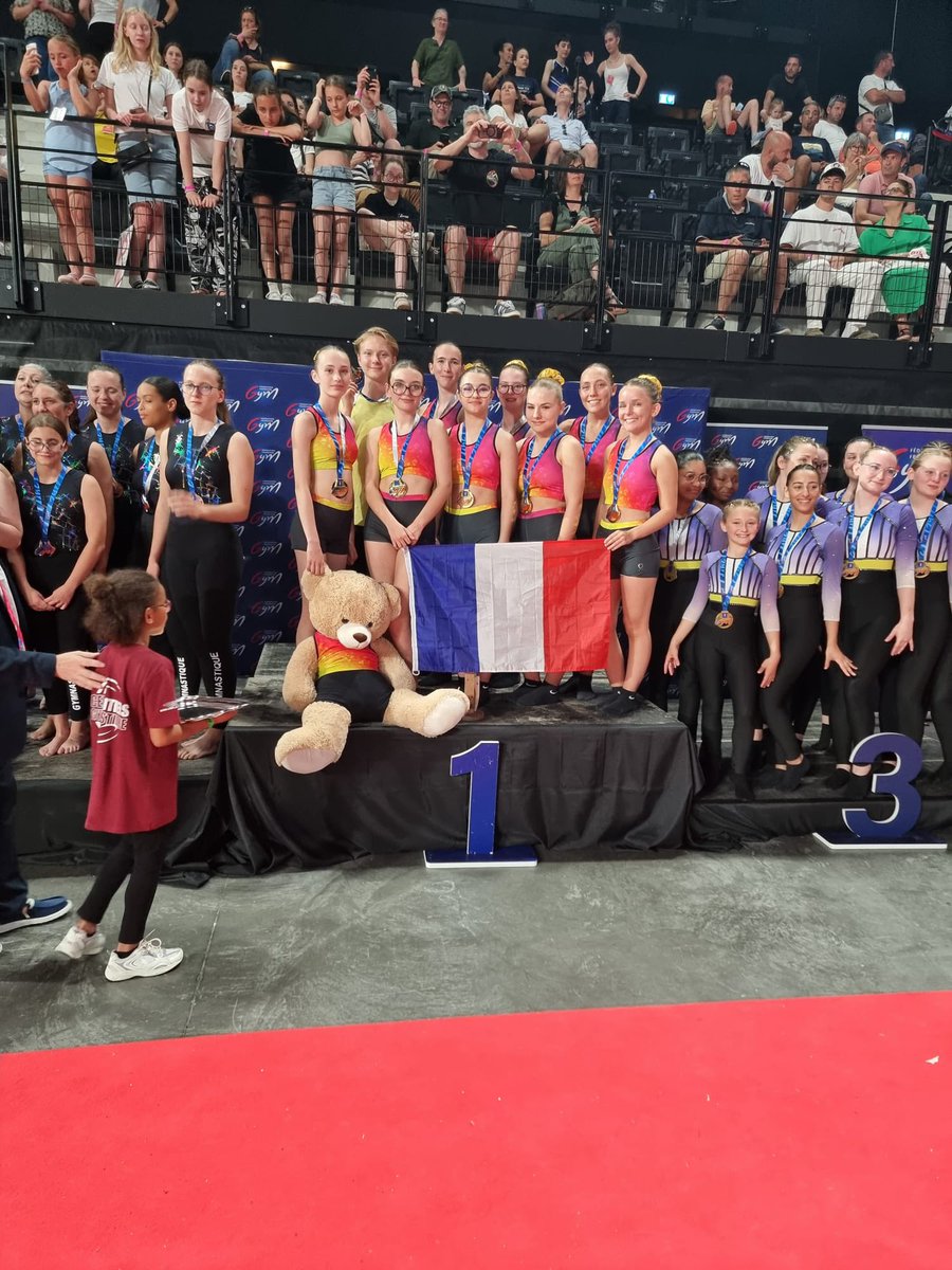 MJeanLaBrousse's tweet photo. 🔔🔔🔔Le Club Gymnique Langrois (52) #CGL52200 champion de France 🇫🇷🥇 en TeamGym FedB mixte au Trophée Fédéral
👏👏👏 à Poitiers. #Gym #Stickit
@ArenaFuturo
@jhm_fr @jhmcorte @pierre_gaudiot @LaglerPhilippe @viarddom @DouceyP @jhm_fr @jhmsports @Nico_Lacroix52 @LaHauteMarne @vfurck @adrien_guene @DouceyP
