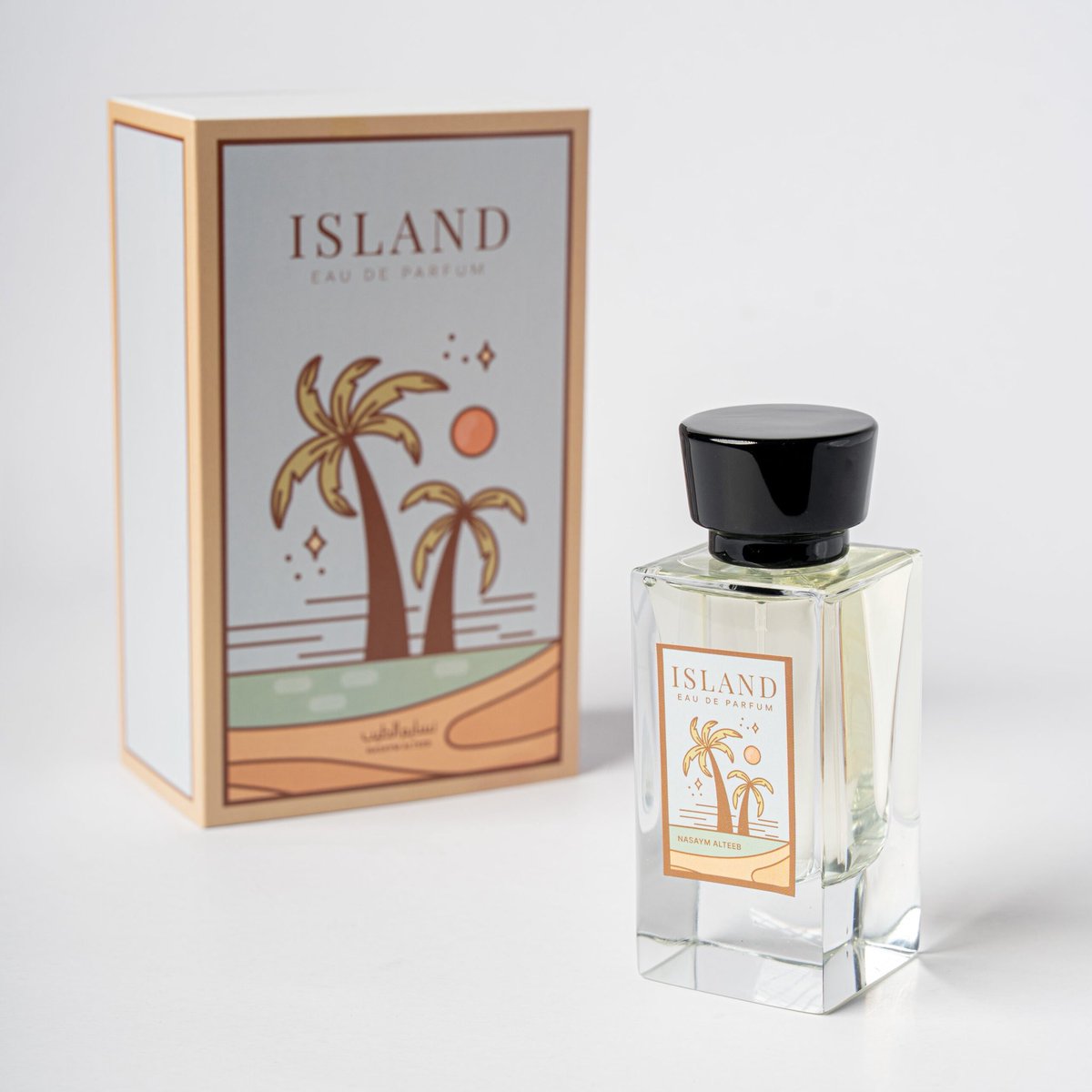 عطر اليوم  Island  من نسايم الطيب؛ افتتاحية جريب فروت وكمثرى وبرغموت مع لومي، قلبٌ يشدو بزنبق الوادي وبنفسج وملح بحري، وقاعدة دافئة من كهرمان ومسك أبيض وخشب أرز ولمسة أمبروكسان بنفحة المحيط. ثبات وفوحان متوسطان، لكن أثره لا يُنسى. #رابطة_عشاق_العطور