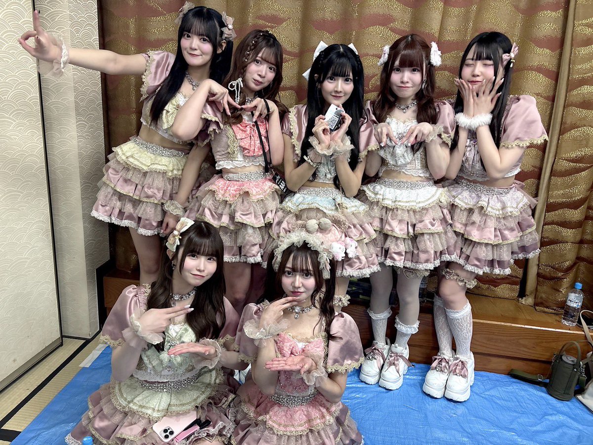 名古屋遠征始まりました❣️
mistFES 一本目は『DEEP』さんでライブを行いました💞

初の名古屋だったけど、
あたたかい声援嬉しかったです😭✨

離れた特典会場まで、足を運んでくれた新規さんが沢山いて、とっても感謝でした💗

今日はこの後も17：10〜ライブです♪

#ラピスベル