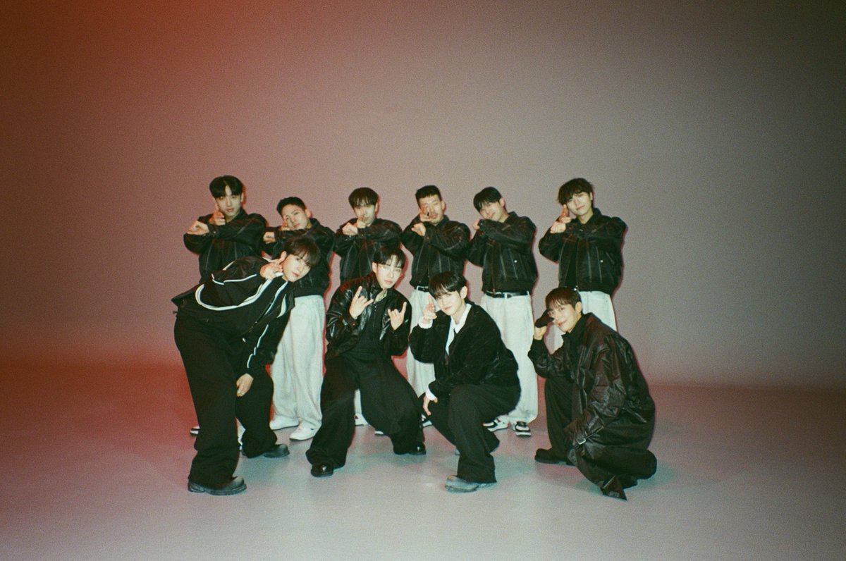 M2MPD's tweet photo. 필름카메라로 기록한 5월의 추억📸 6월에도 쭈욱 엠투와 함께해요❣ #5월의엠투 #M2film #SC_ORIGINAL #하이라이트 #HIGHLIGHT @Highlight_Auent https://t.co/W3QkxX1I0q
