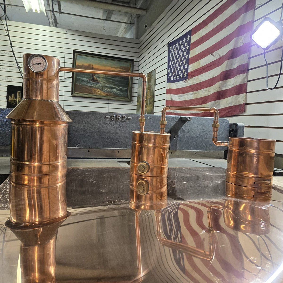 DistilleryNet's tweet image. Our 1-Gallon COPPER STILL is compact, handcrafted, and ready to help you create something amazing. Who’s ready to start a new hobby?

#tiktokmodelcopperstill #HomeDistilling #CopperStill #DIYDistilling #CraftLife