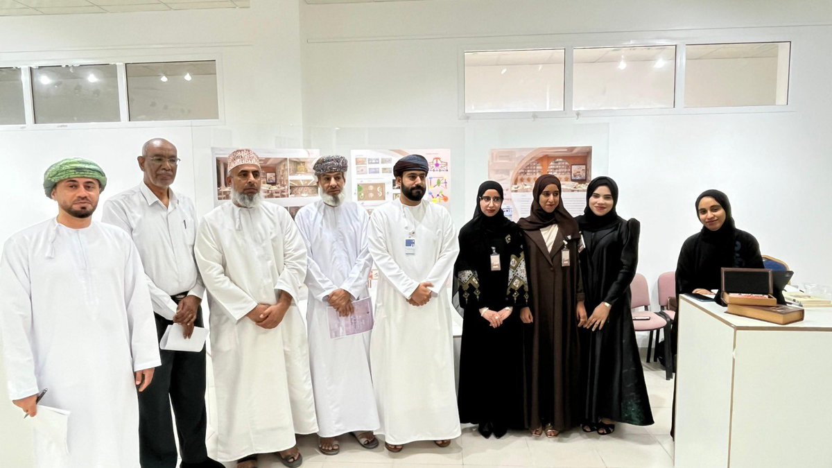 رئيس مجلس إدارة المركز يشهد حضوريا مشروع تخرج بعض طلبة الجامعة التقنية والعلوم التطبيقية بنزوى عن مشروع إعادة هندسة مركز الندوة.
#مركز _الندوة_الثقافي