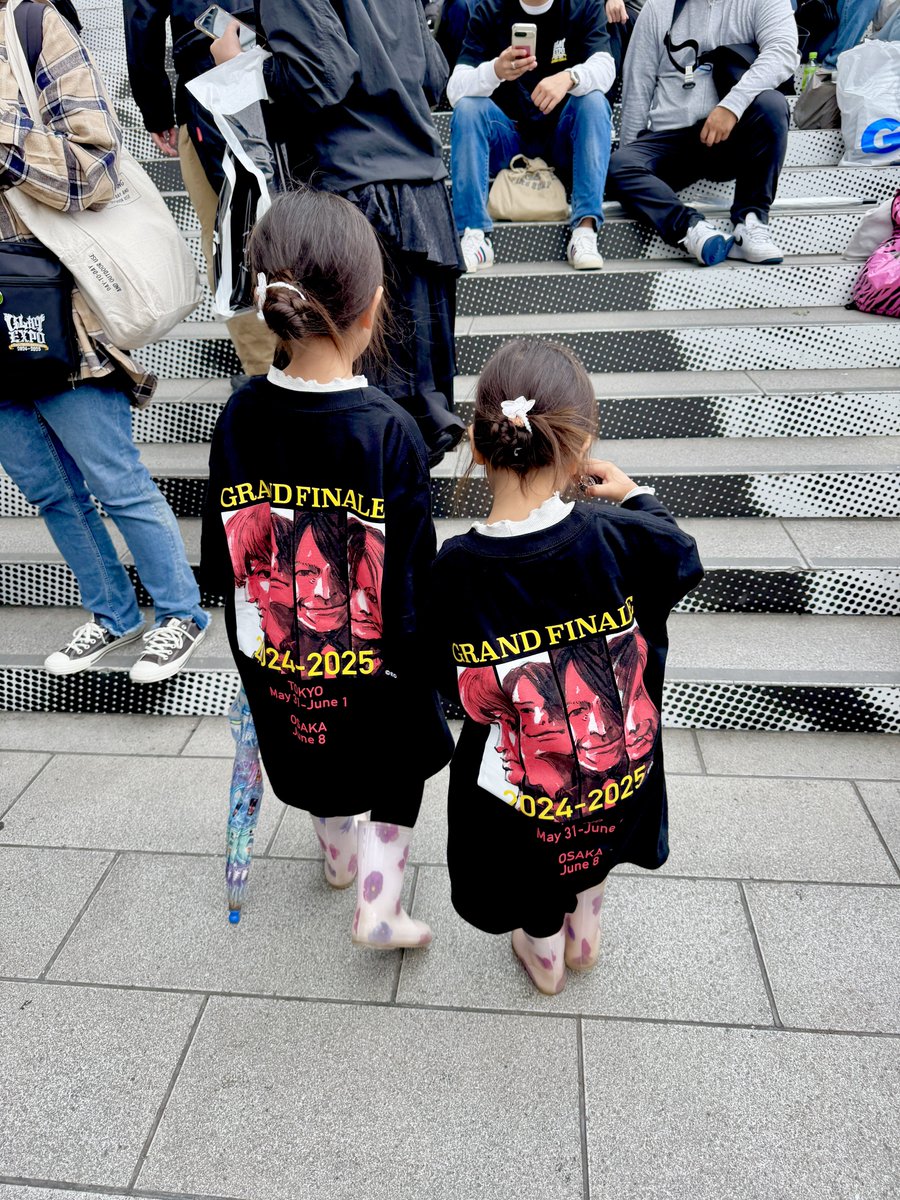 yume0206's tweet photo. GLAYの東京ドームに家族で参戦。

かわいい☺️ https://t.co/qJZWGeQHNA