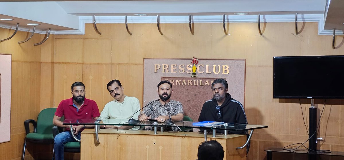 chalo_loc's tweet photo. #ChaloLOC Official Pressmeet @ErnakulamPressclub #BulletsagainstBullets #SankaratoSharada 🔥 https://t.co/06BdFY3B3Z