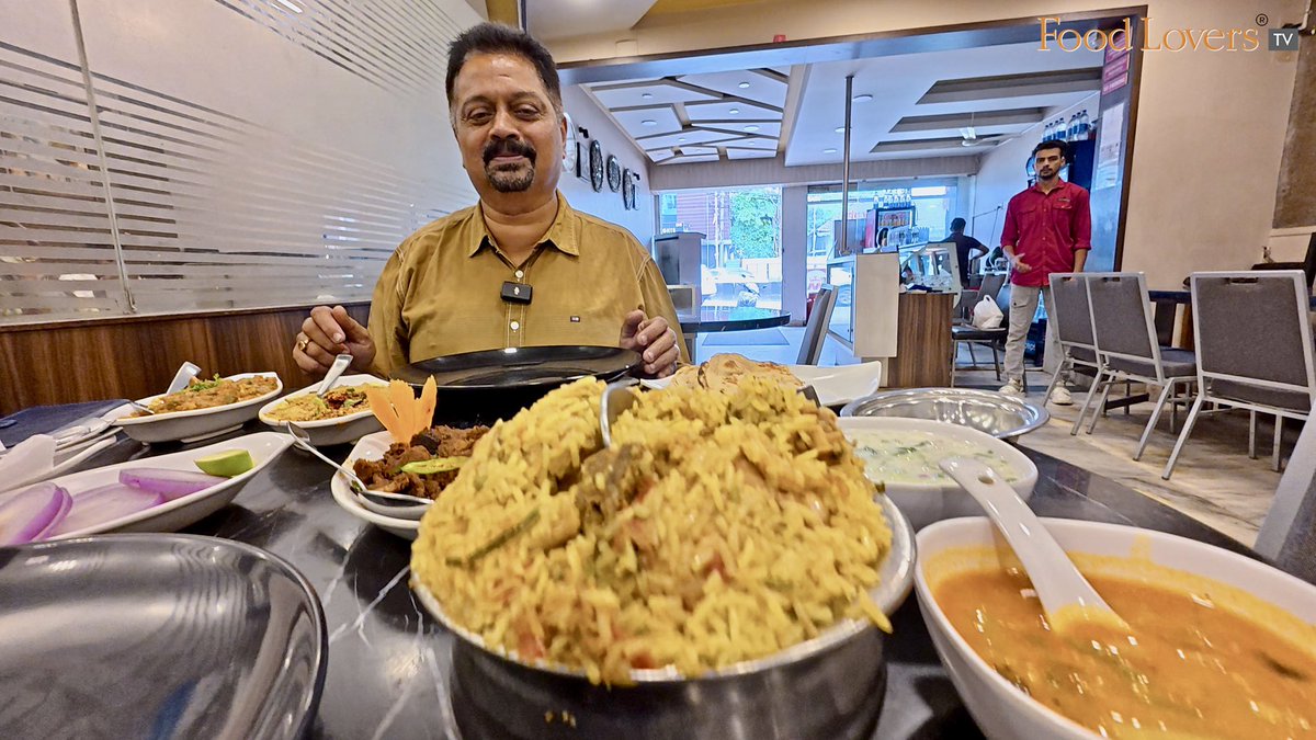kripalamanna's tweet photo. This was an epic biryani trail. Tasting Chikmagaluru’s three most popular biryanis in the span of a single lunch! Watch at https://t.co/Lk2ooqhh5F
@foodloversindia #truthinfood https://t.co/RhD4CMLCl4