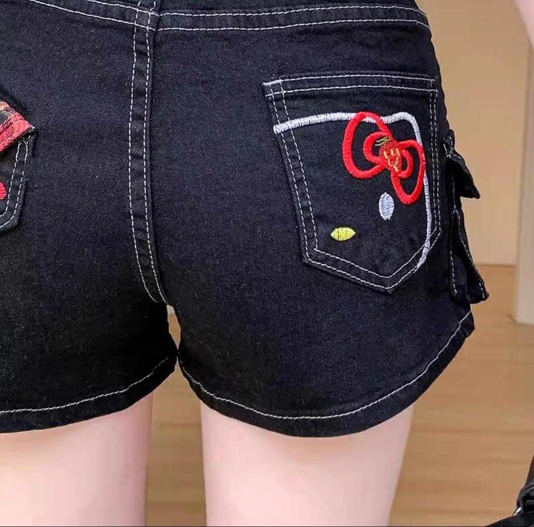 เปิดจองรอของ5-15วัน
กางเกงปักลายคิตตี้สุดน่ารัก ขาสั้น​เอวสูง ใส่แล้วขาเรียวสุดๆ
ราคา290บาท จ่ายตอนถึงไทย
ปิด05/06/25
เอว/สะโพก​/ยาว
XS: 23/35/11.5
S:24/36.5/12
M:26/38/12.5
L:28/40/13
XL:30/42/13.5