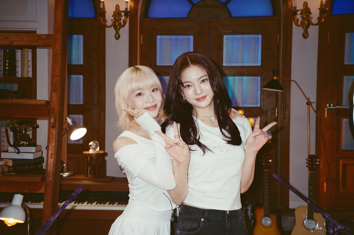 필름카메라로 기록한 5월의 추억📸 6월에도 쭈욱 엠투와 함께해요❣ #5월의엠투 #M2film #우쥬레코드 #윤하 #스테이씨 #YOUNHA #STAYC <a href="/STAYC_official/">STAYC(스테이씨)</a> <a href="/younhaholic/">YOUNHA 🌌</a>