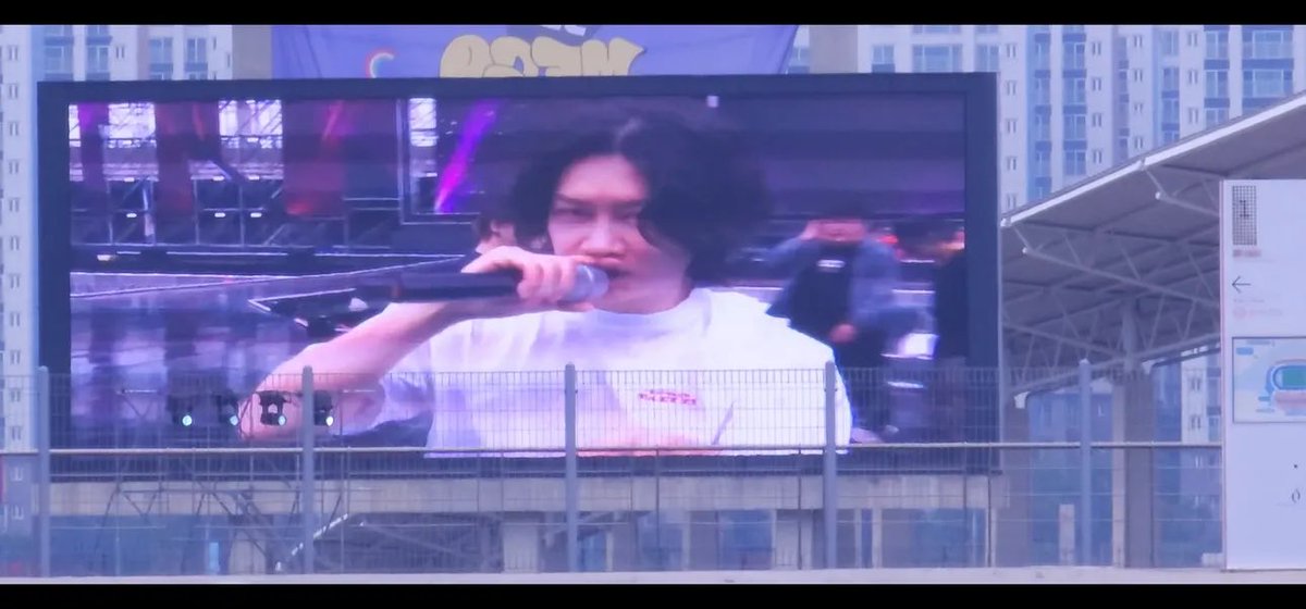 fiddabong's tweet photo. IDOL KIM HEECHUL IS BACK 😭😭😭 https://t.co/mYXi6BMrAG