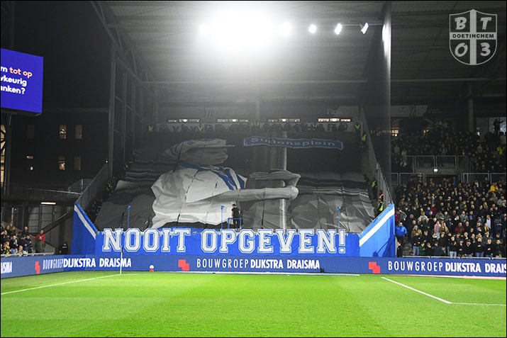 Seizoensoverzicht #13 (Keuken Kampioen Divisie): De Graafschap

Gemiddeld uitsupportersaantal: 337
Bezettingsgraad: 79,6%
Uitsupportersverboden / boycots: 1
Hoogste aantal: 1000 (Vitesse)
Uitverkochte uitvakken: 9