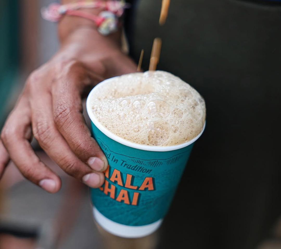 It's Saturday and we're open in Victoria Park with the Food &amp; Fashion Market, 11-5pm! With an incredible line-up of the best street food in town, plus sweet treats, east London vintage, drinks and produce!

📷 Start your day right with a cup of masala chai from Amala Chai ☕