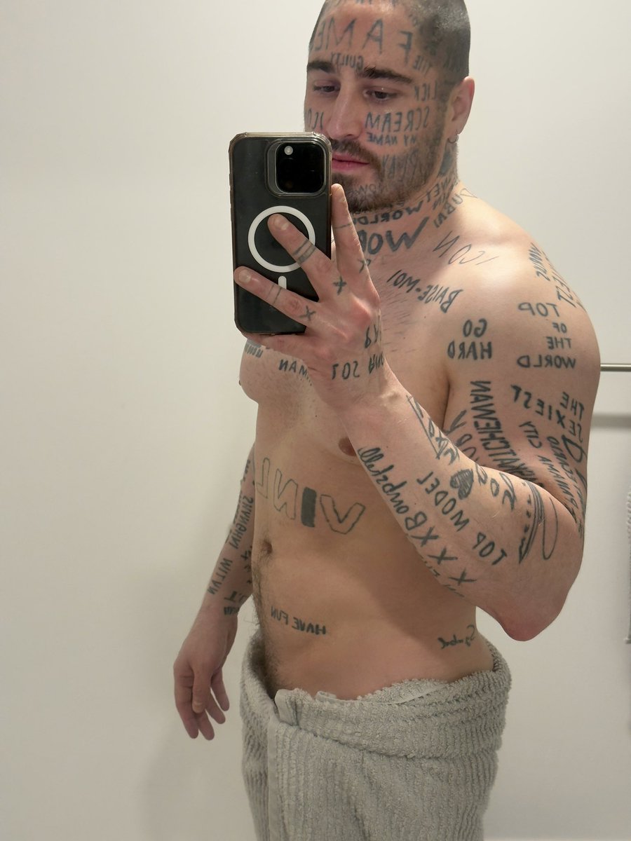 Out of the shower onlyfans.com/vincentlanglois