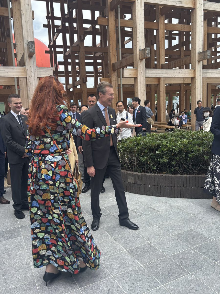 ✨ A Royal Visit | ロイヤルビジット ✨
We were honoured to welcome HRH the Grand Duke of Luxembourg to the 🇧🇪 pavilion today, following Luxembourg’s National Day at #Expo2025Osaka!
大公殿下は「人間の再生」の展示をご見学後、館内レストランにてランチもご堪能されました。🌍💙