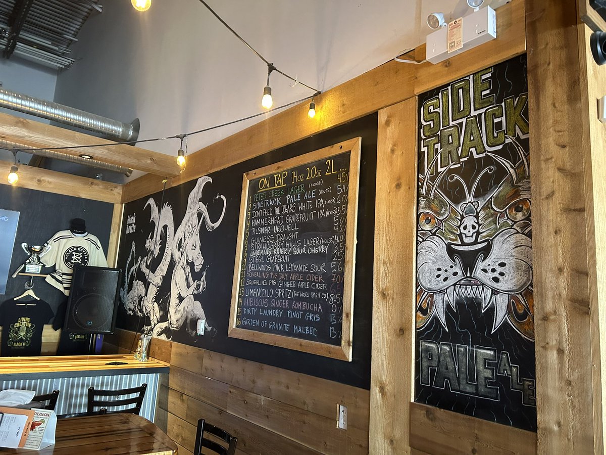 While hiking around in North Vancouver we stopped in for a pint at Black Kettle . It’s a tough job but someone has to do it 🍻