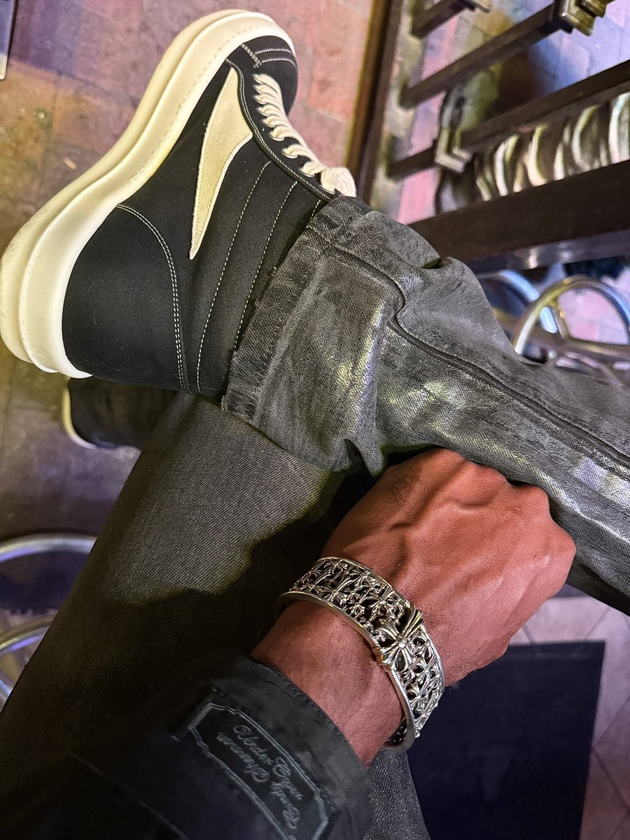 💉👿 (@owajohnny) on Twitter photo 