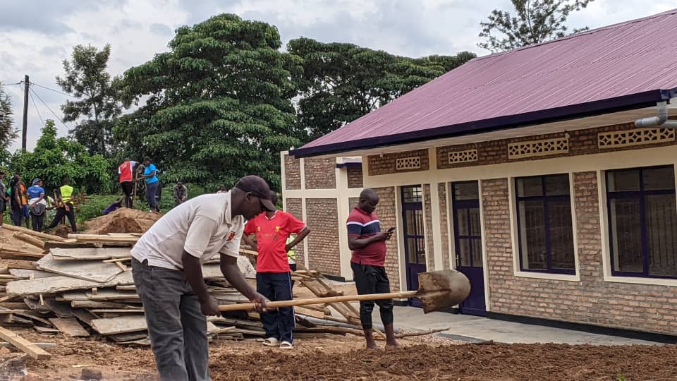 Kinyinya YouthVolunteers (@kinyinyay) on Twitter photo #BIRIKUBA!!! <a href="/RwandaYouthVol1/">Rwanda Youth Volunteers</a> <a href="/Kinyinya_Sector/">KINYINYA SECTOR</a> turi mu muganda muri <a href="/muramacell/">Murama Cell/Murama Sector/KYZA</a> . ahubatswe #ECD kubufatanye na <a href="/Rwandapolice/">Rwanda National Police</a>
<a href="/RwandaLocalGov/">Ministry of Local Government | Rwanda</a> <a href="/CityofKigali/">City of Kigali</a> <a href="/Gasabo_District/">Gasabo District</a> <a href="/RYVCP_Gasabo/">Gasabo Youth Volunteers</a> <a href="/Kgl_Yvolunteers/">RYVCP Kigali City</a> #BIRIKUBA!!! <a href="/RwandaYouthVol1/">Rwanda Youth Volunteers</a> <a href="/Kinyinya_Sector/">KINYINYA SECTOR</a> turi mu muganda muri <a href="/muramacell/">Murama Cell/Murama Sector/KYZA</a> . ahubatswe #ECD kubufatanye na <a href="/Rwandapolice/">Rwanda National Police</a>
<a href="/RwandaLocalGov/">Ministry of Local Government | Rwanda</a> <a href="/CityofKigali/">City of Kigali</a> <a href="/Gasabo_District/">Gasabo District</a> <a href="/RYVCP_Gasabo/">Gasabo Youth Volunteers</a> <a href="/Kgl_Yvolunteers/">RYVCP Kigali City</a>