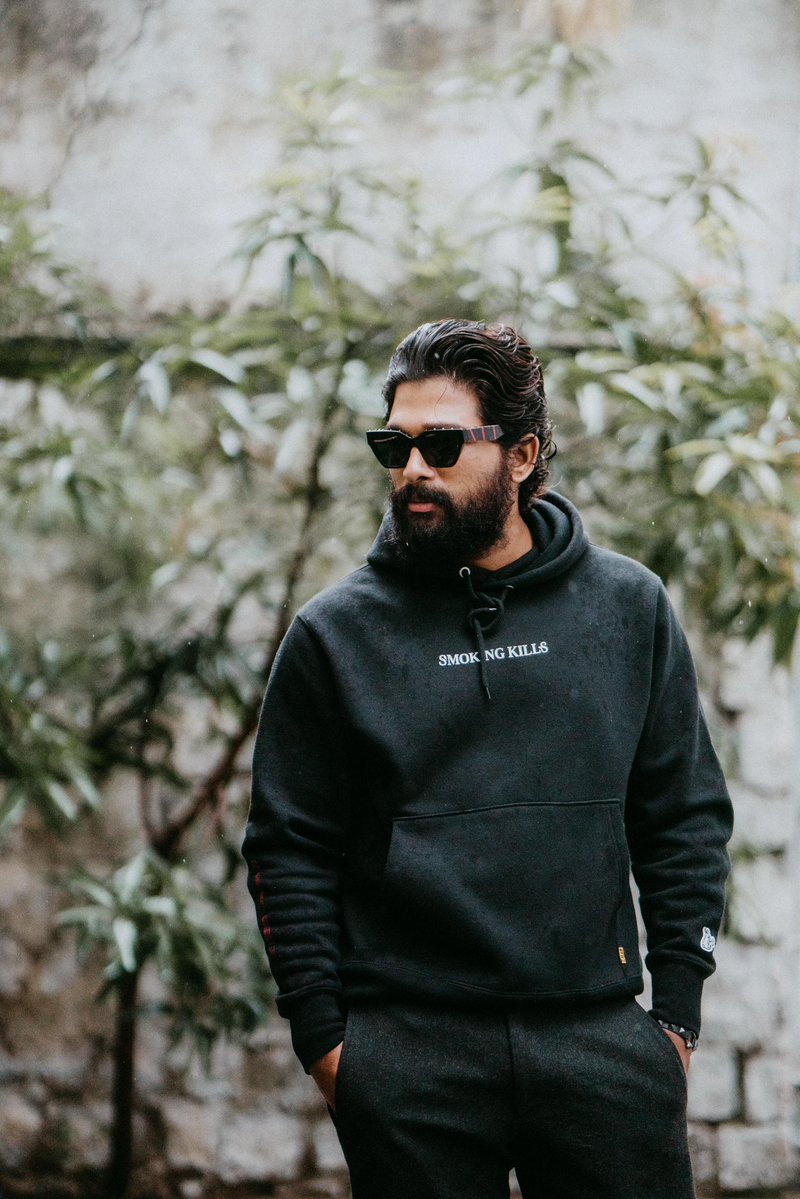 Eluru Sreenu (@iamelurusreenu) on Twitter photo Icon star <a href="/alluarjun/">Allu Arjun</a> spreads awareness on #WorldNoTobaccoDay with a powerful message: 'Smoking Kills.'
🚭 #SayNoToTobacco Icon star <a href="/alluarjun/">Allu Arjun</a> spreads awareness on #WorldNoTobaccoDay with a powerful message: 'Smoking Kills.'
🚭 #SayNoToTobacco