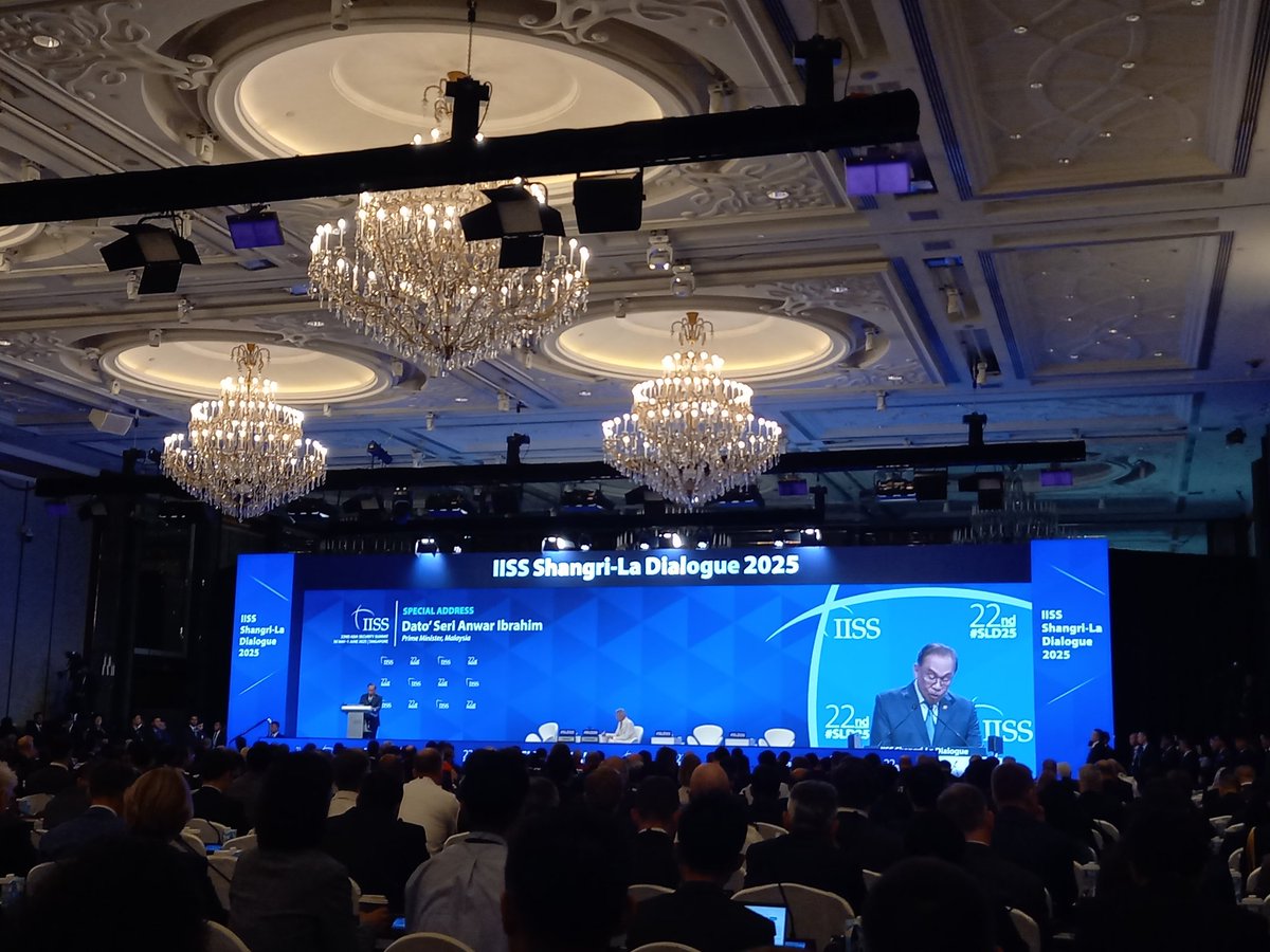 #SLD25 Prime Minister of Malaysia Anwar Ibrahim quoted Voltaire : "Optimism is the madness of insisting that all is well when we are miserable". He advocated active non-alignment &amp; rejection of spheres of influence.