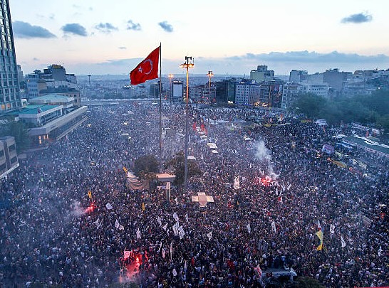 Gezi bu memleketin en büyük sivil ve barışçıl protesto eylemidir!

#Gezi12Yaşında #Gezi