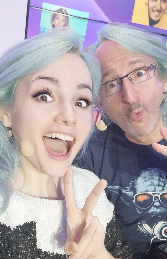 Coucou et bon samedi ! 
biz à <a href="/LADYSUNDAE/">Sundae ♡</a> au passage !