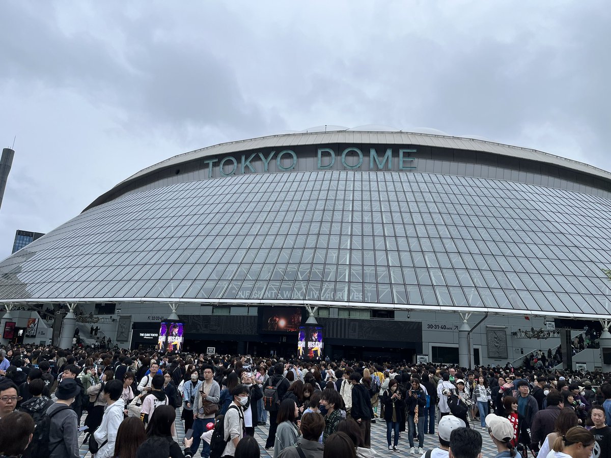 tomtomfire's tweet photo. GLAYのライブきた！ https://t.co/4KNLsdfX5N