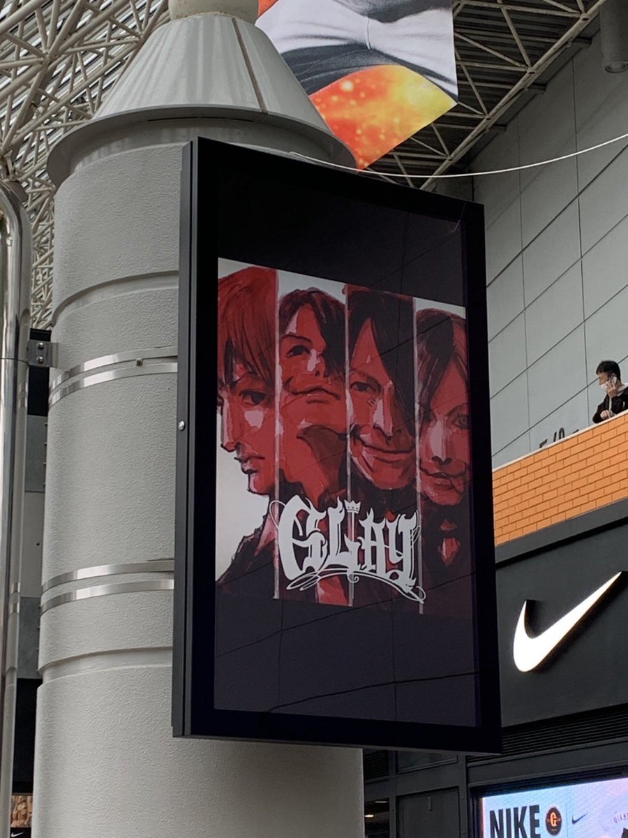 tomtomfire's tweet photo. GLAYのライブきた！ https://t.co/4KNLsdfX5N