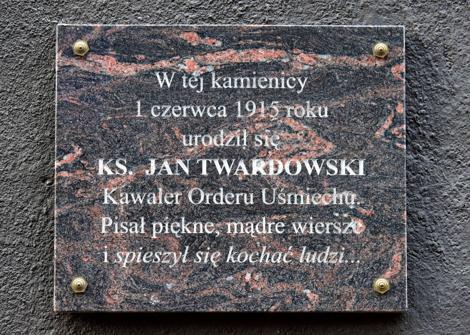 teologiapol's tweet photo. 🔴Kto się boi Jana #Twardowski.ego?
- Wiele lat myślę, że ja. Tak, jakby wszystko, co pisał, było młotem na supererudycję, którą, jak uważałem, mam reprezentować, nomen omen w procesyjnym szyku literackiego intelektualizmu – pisze Karol #Samsel w TPCT 478
https://t.co/tmGS9s8d96 https://t.co/OBTINWEGkV