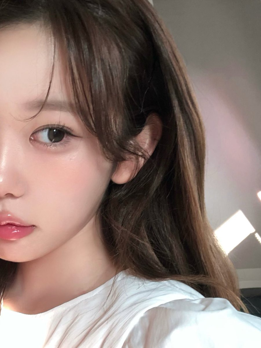 #광고 
#RT추첨 5분께 마녀공장 앰플을 보내드립니다🪽
마녀공장의 비피다 바이옴 콤플렉스 앰플이 올리브영에서 더블기획으로 출시되었어요
엄청 가볍고 촉촉한 제형으로 아침저녁으로 사용해주니 확실히 피부가 쫀쫀해진 느낌..