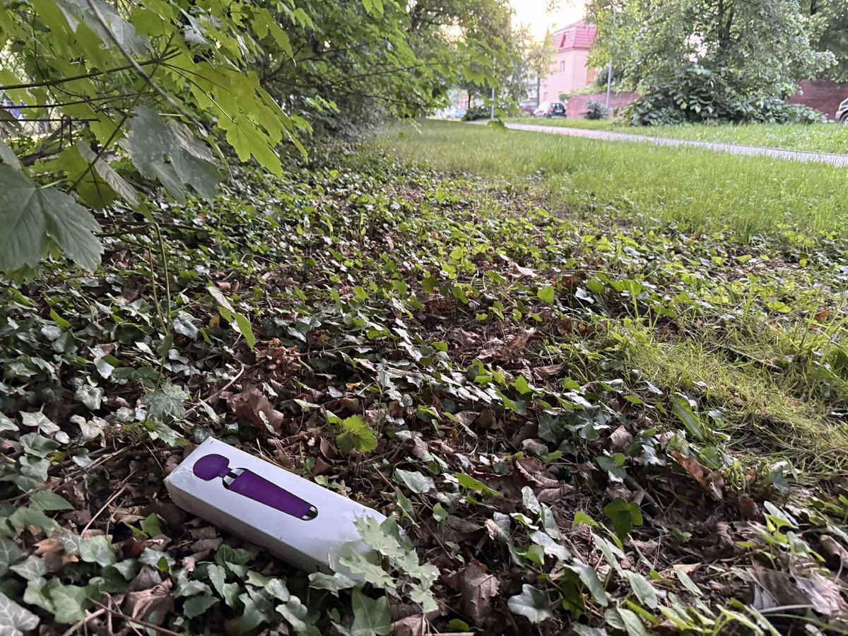 Nejdřív jsem si myslel, že tady někdo ztratil mikrofon...
#žítžidenice