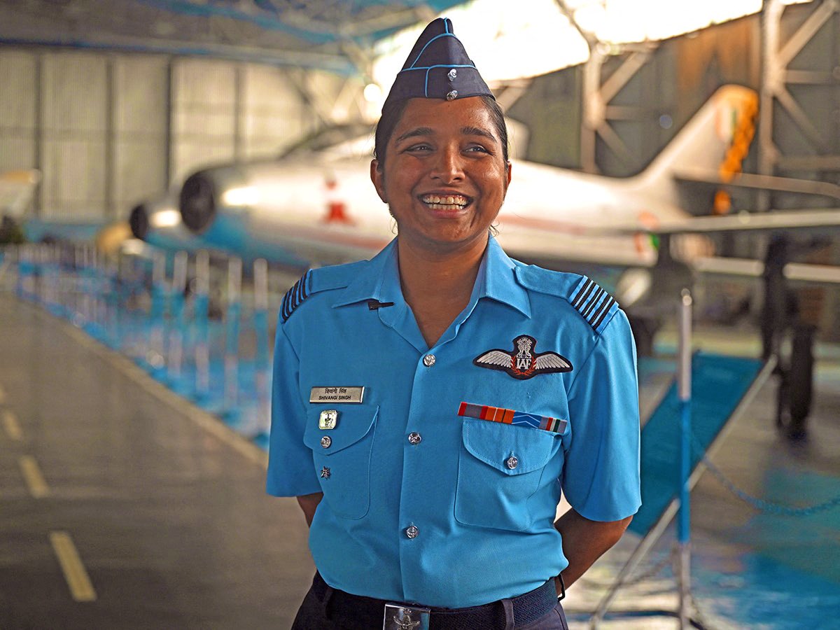 🚨Unusual Silence Around🇮🇳 IAF's Sqn Ldr Shivangi Singh Raises Questions❗

🔸Sqn Ldr Shivangi Singh, India’s only female Rafale pilot (17 Sqn, IAF), has been missing from public view since 7 May, following reports of an India-Pakistan aerial clash.

🔸She had been active in