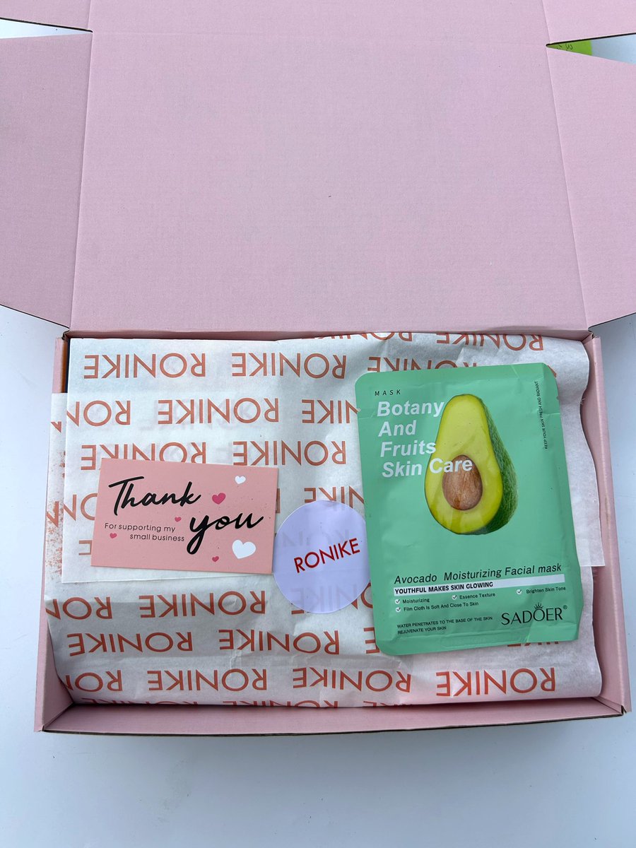 We sent out a period box to a customer in Ede recently. Just two days later, she texted to say her friend wants one too for his babe 😊

We curated the box and it was delivered to Ile Ife 

Contents:
Pad
Pant liner 
Mini perfume
2-period pants
Chocolates 
Hot water bag
