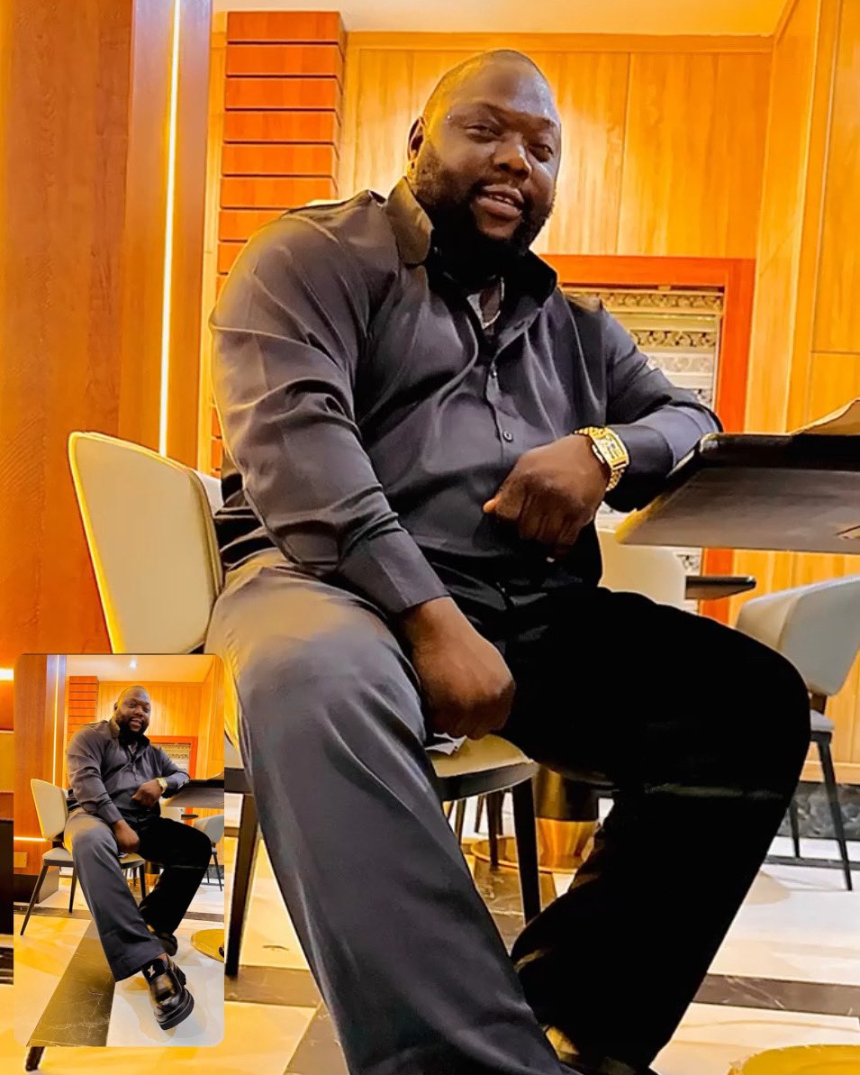 Satin Silk Elegance!👔 
Black never goes out of style, especially in Rocabrilla’s premium satin silk and polyester blend shirt. 
Thanks for always coming around 🙏🏾🙌🏽

#Rocabrilla #RocabrillaInternational  #RocabrillaMen #WorldOfRocabrilla #luxuryfashion #silk #black #classicstyle