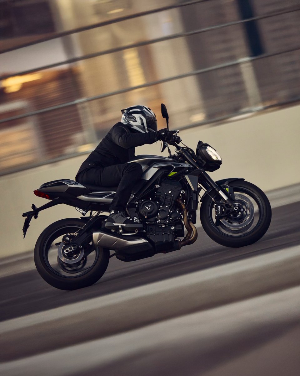 Si como nosotros, tú también eres fan del estilo agresivo y rompedor de la Street Triple 765 R, con sus 120 CV de potencia, un rendimiento originario de Moto2™ y un nivel top de tecnología, esto te interesa:

Empieza a disfrutar YA con esta promo 👇
bit.ly/3QyGL08