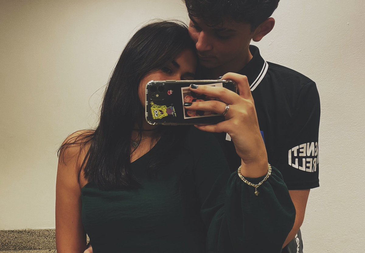 annplau's tweet photo. eu te amo, eu te quero, eu te sinto, eu te desejo, eu te vivo, eu te adoro, eu te enxergo. https://t.co/7IR1aAxdHH