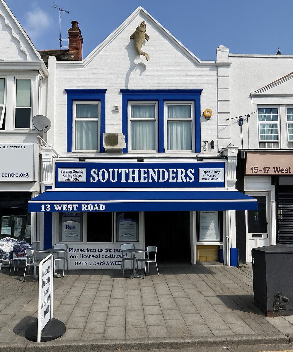 iamwilloldham's tweet image. You can't beat Oldhams, but Southend United can! For this weekend only… oldhamsofwestcliff.co.uk 🐟🍟 🦐🔵⚪️