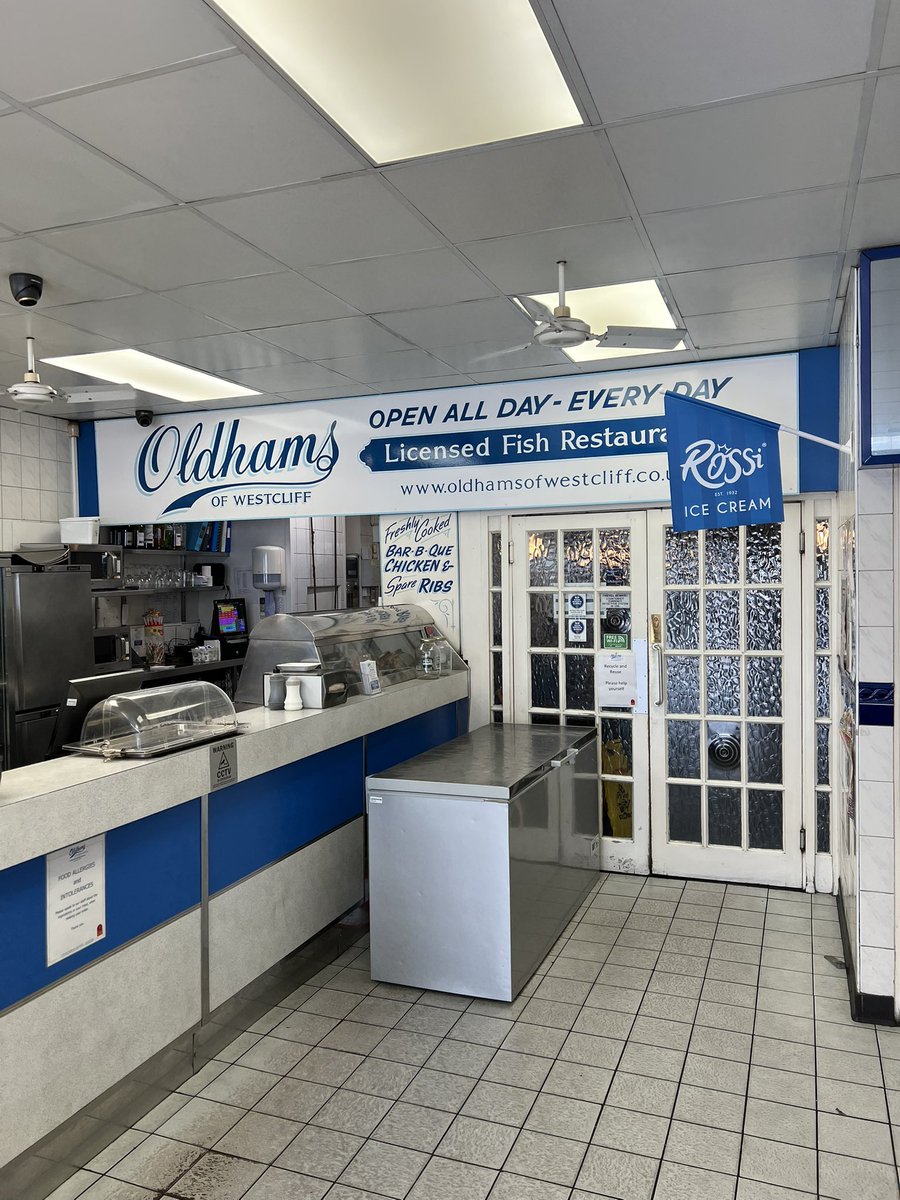 iamwilloldham's tweet image. You can't beat Oldhams, but Southend United can! For this weekend only… oldhamsofwestcliff.co.uk 🐟🍟 🦐🔵⚪️