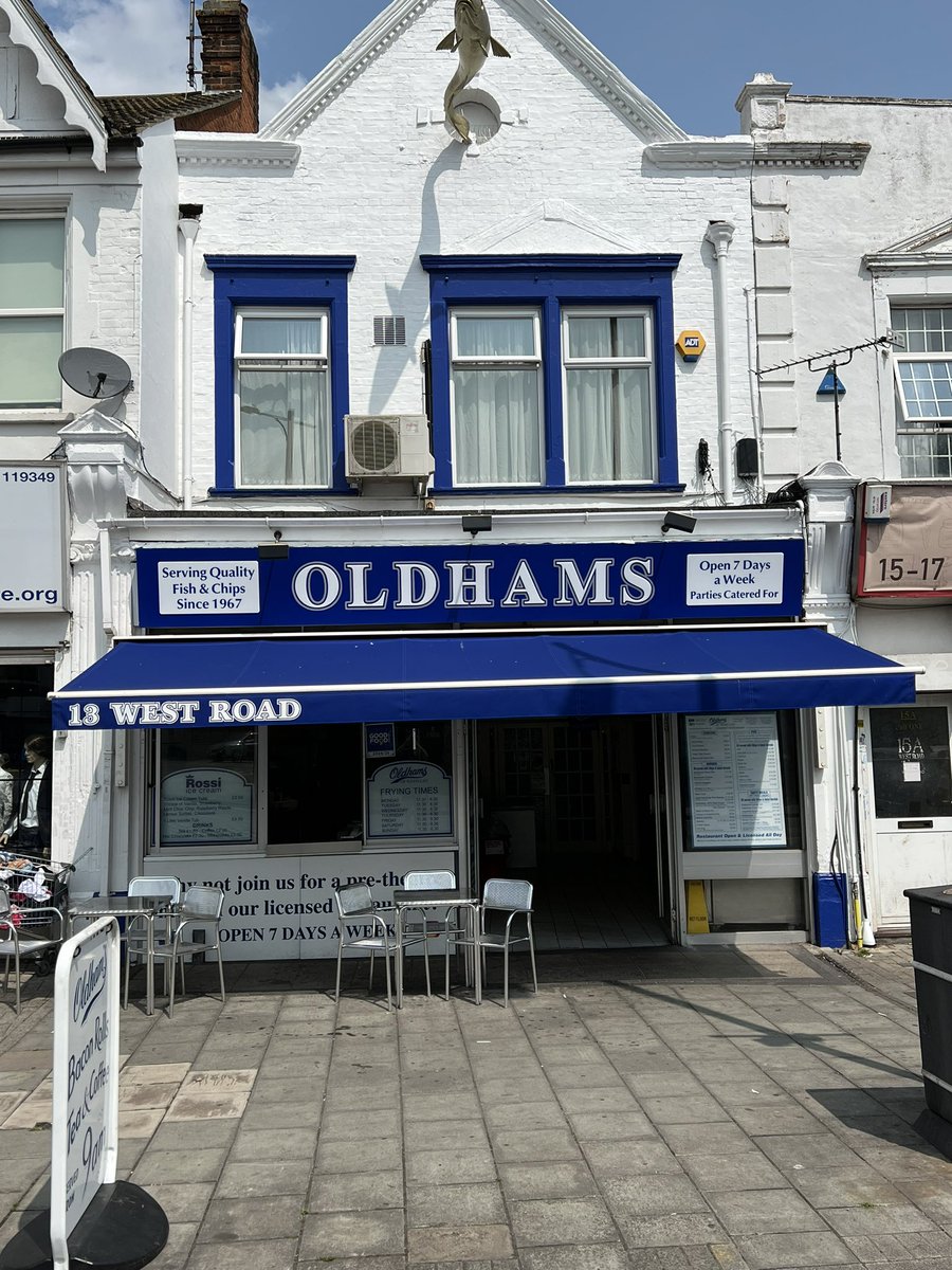 iamwilloldham's tweet image. You can't beat Oldhams, but Southend United can! For this weekend only… oldhamsofwestcliff.co.uk 🐟🍟 🦐🔵⚪️