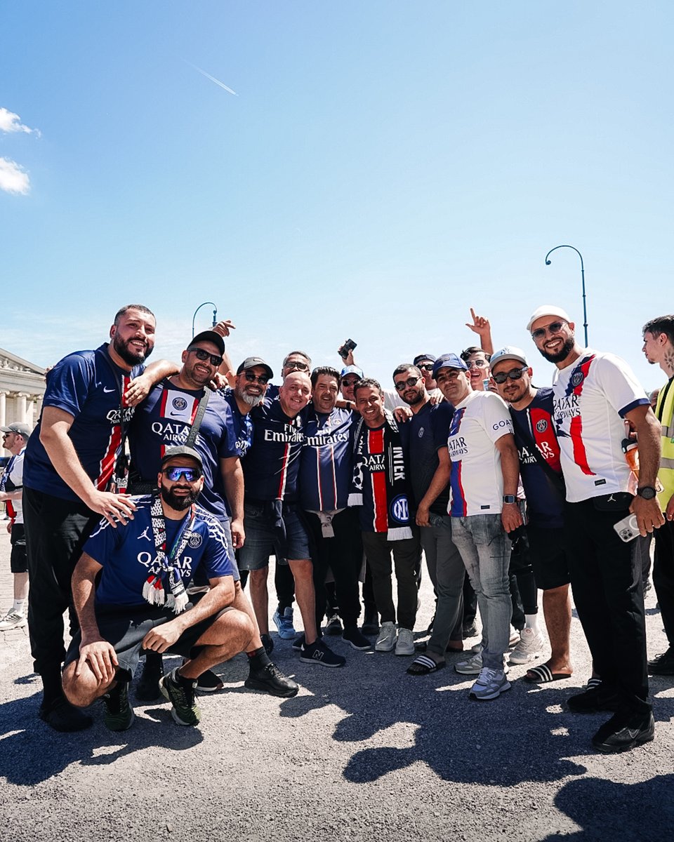 PSG_inside's tweet photo. Un soutien incroyable dans Munich ! ❤️💙

#UCLfinal https://t.co/rGh7BeLWgV