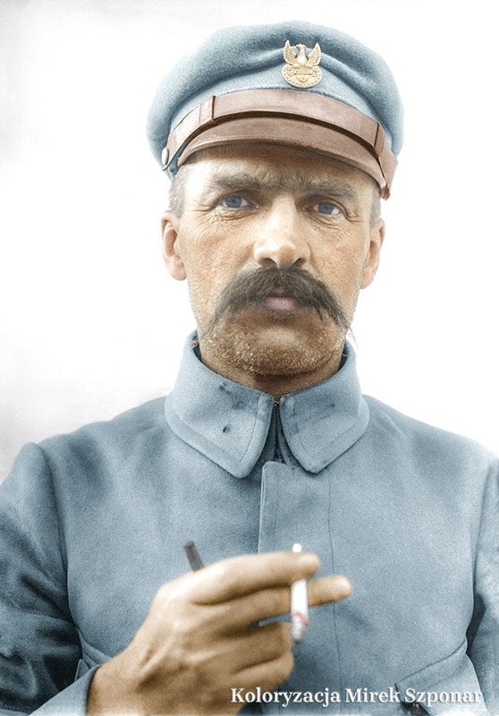 „Ja nikomu prawie nie wierzę, a cóż dopiero Niemcom.”

Józef Piłsudski - Marszałek Polski🇵🇱